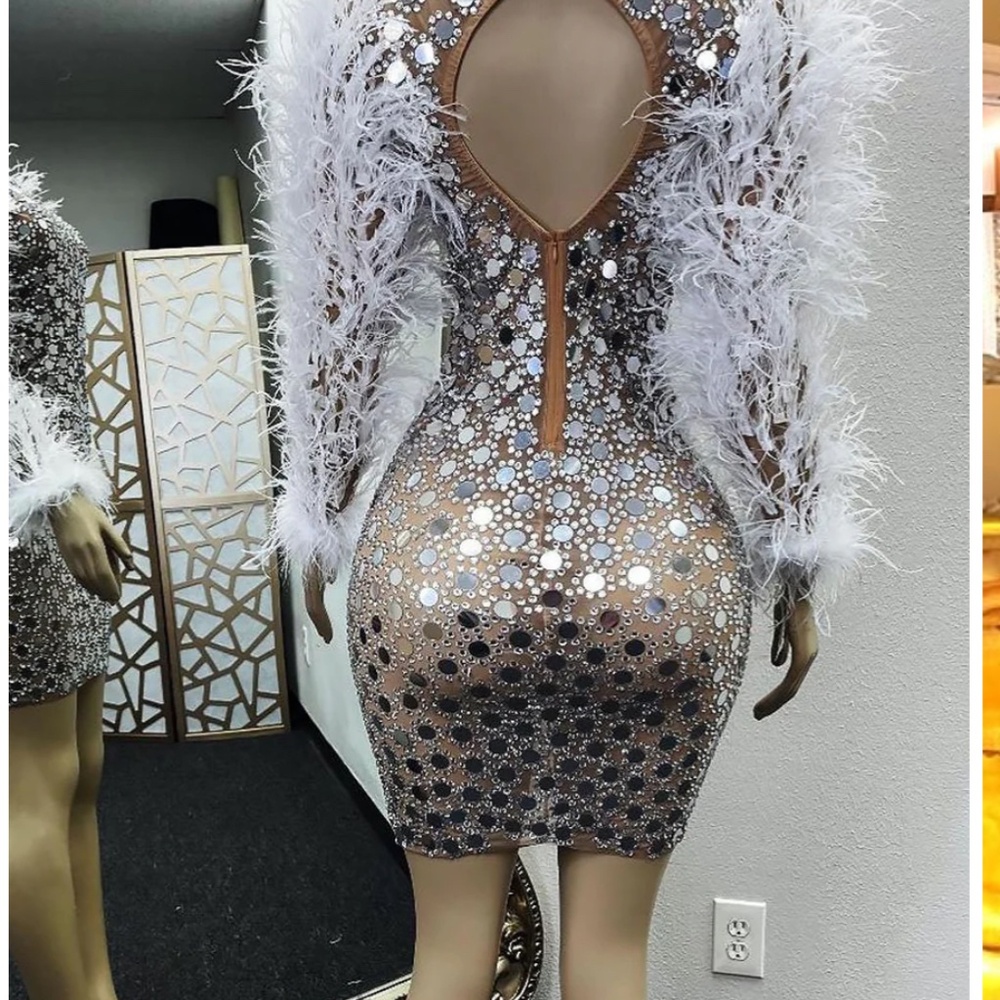 Dress - Picture 2 of 2